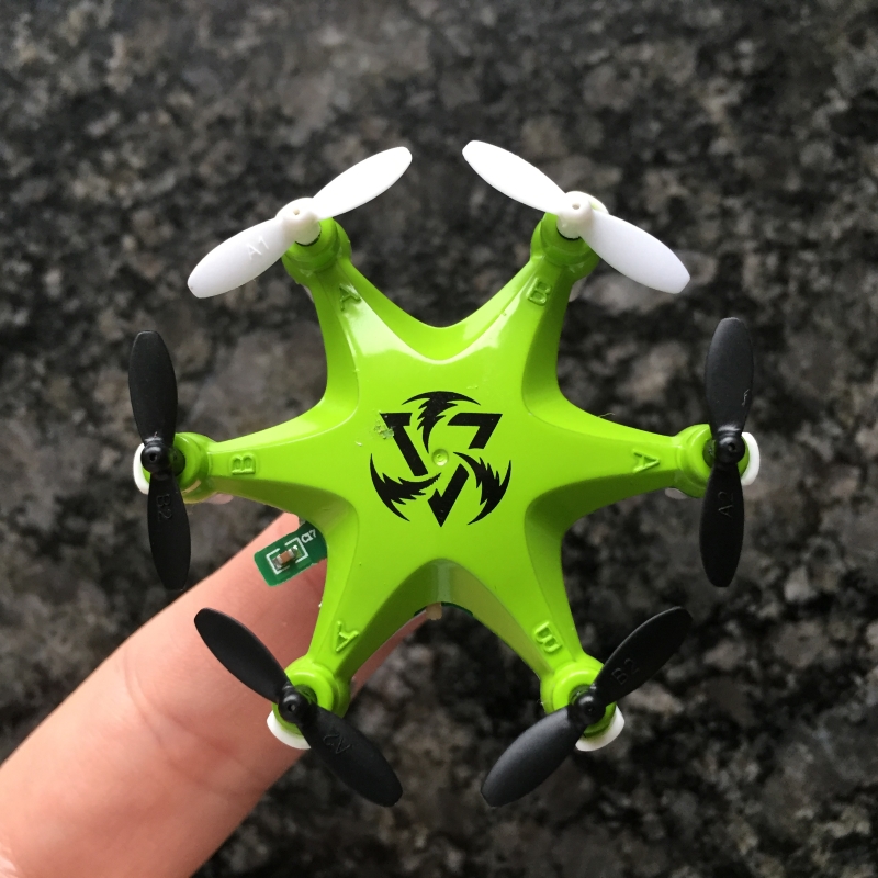 Hexacopter auf Finger